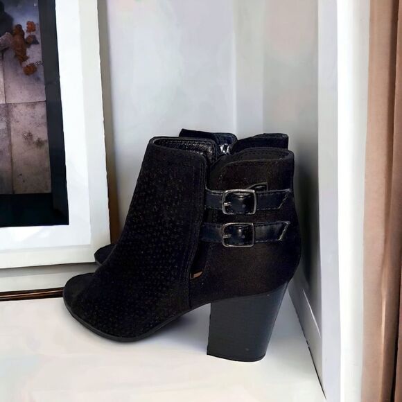 Coconuts by Matisse l Black l Peep-Toe, Ankle l Double-buckle l Size 7.5 l EUC - Picture 1 of 8